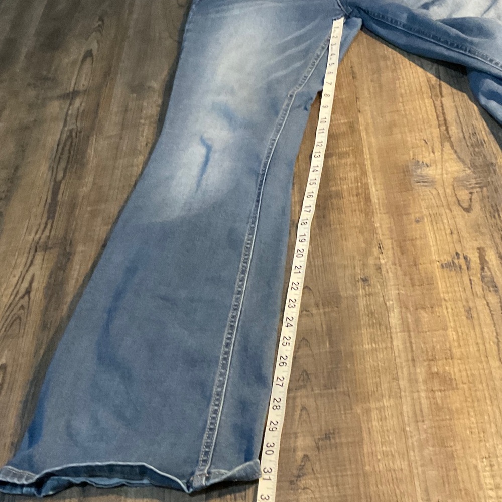 KanCan Medium Wash Flare Jeans - Picture 3 of 7